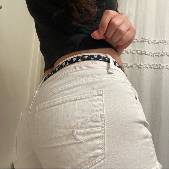 White ae shorts - Picture 3 of 8